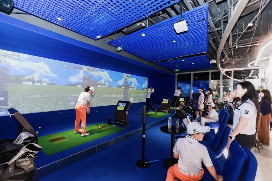 接触高尔夫, 赛事进商圈, 平台展开